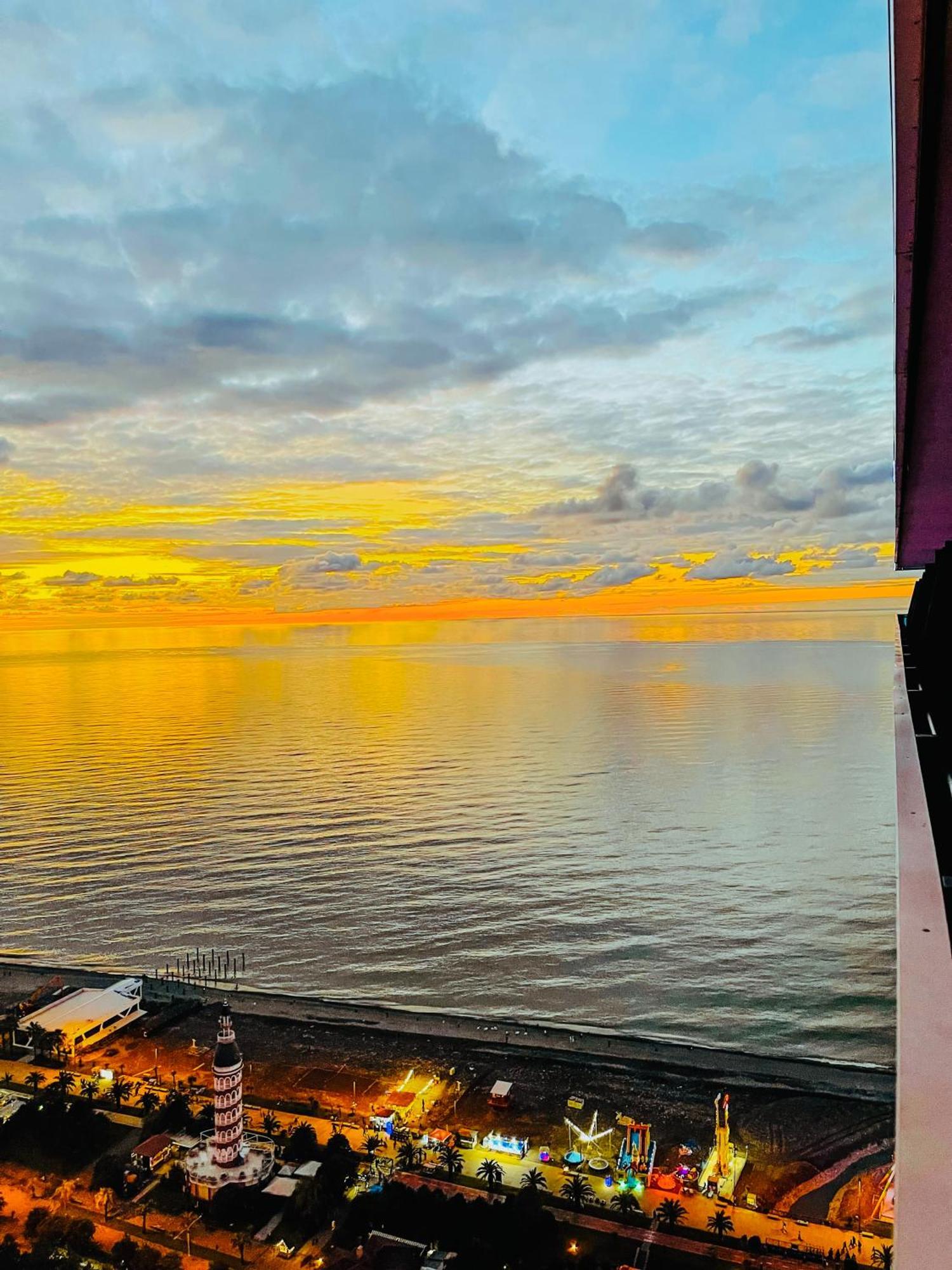 Luxury Batumi Hotel Exterior foto