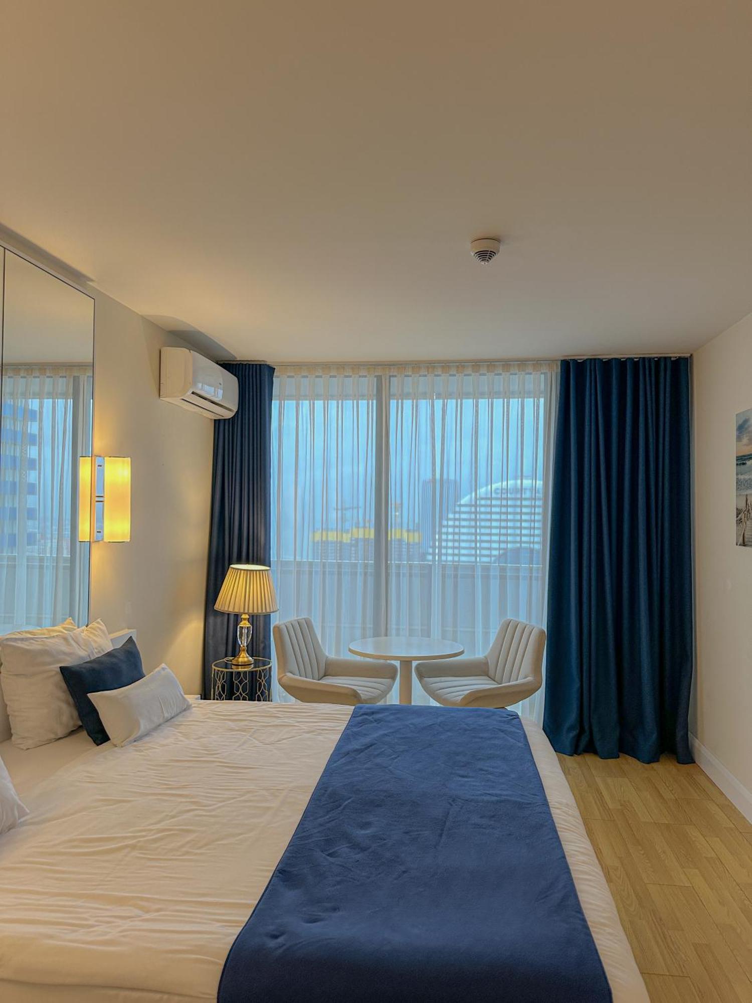 Luxury Batumi Hotel Exterior foto