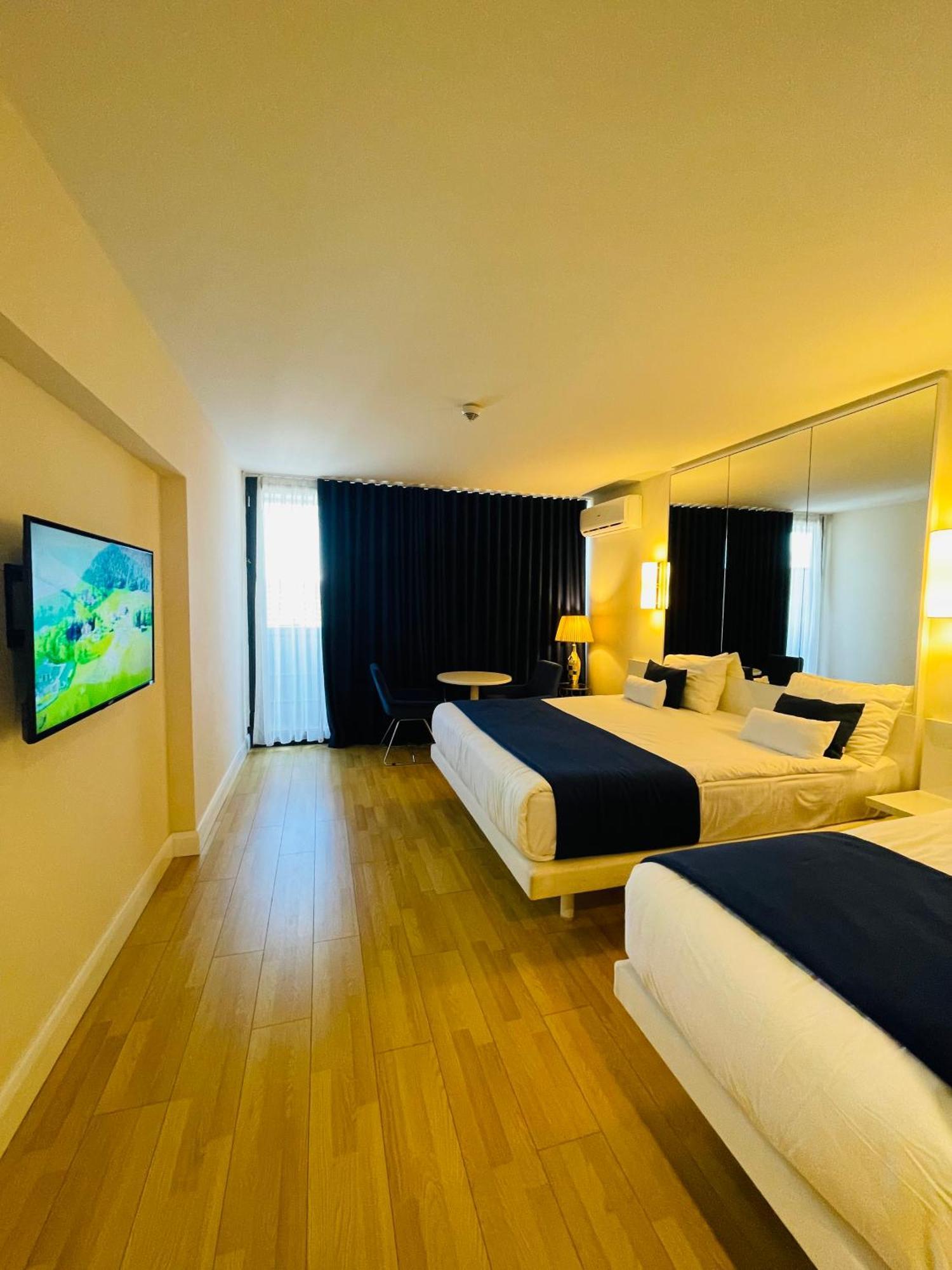 Luxury Batumi Hotel Exterior foto
