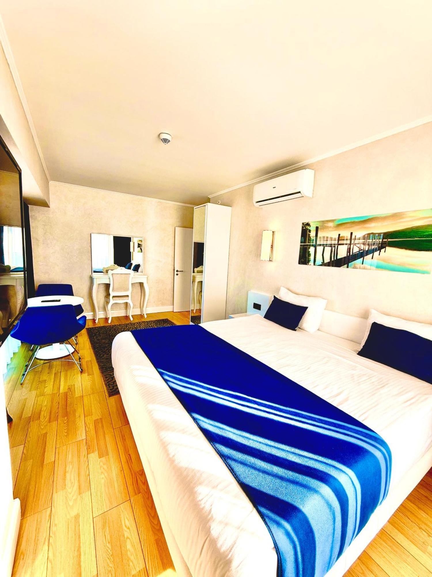 Luxury Batumi Hotel Exterior foto